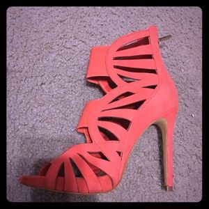 Size 6 GUESS Gladiator heels